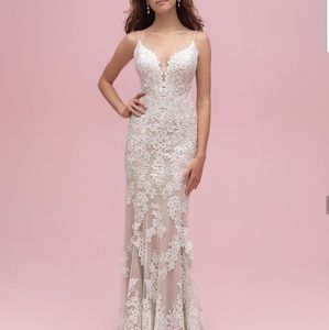 Allure Romance Wedding Gown Style 3204 Size 10